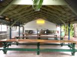 Island Gateway Holiday Park - Airlie Beach: Camp kitchen