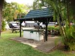 Island Gateway Holiday Park - Airlie Beach: BBQ in general area