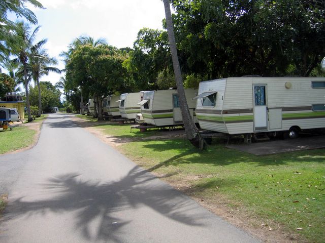 Seabreeze Caravan Park - Cannonvale: On site vans for rent
