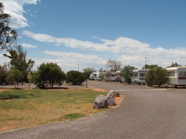 Whyalla Caravan Park - Whyalla: On site caravans for rent with powered site on the left