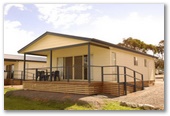 Discovery Holiday Parks Whyalla Foreshore - Whyalla: Deluxe Spa Cabin