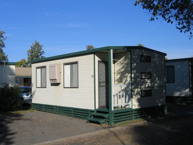 Borderland Holiday Park - Wodonga: Cottage accommodation ideal for families, couples and singles