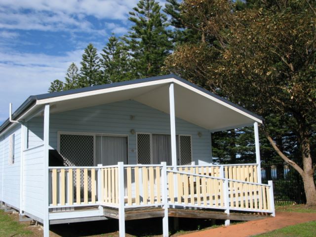 Windang Beach Tourist Park - Windang: Cottage accommodation, ideal for families, couples and singles