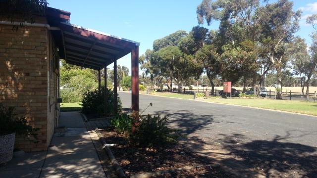 Mooree Reserve - Wolseley: Overview of the rest area.