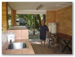 Wonga Beach Caravan & Camping Park - Wonga Beach: Camp kitchen and BBQ area with Alan the caretaker