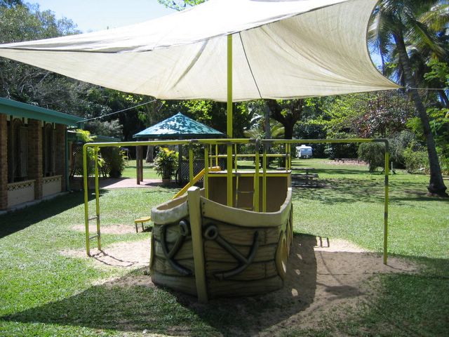 Pinnacle Village Holiday Park - Wonga Beach: Playground for children