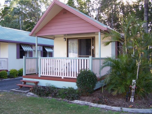 Woodgate Beach Tourist Park - Woodgate: Cabin suitable for Singles Couples and Famalies