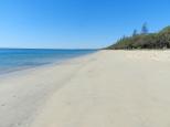 Woodgate Beach Tourist Park - Woodgate: Woodgate Beach, across the road from the caravan park