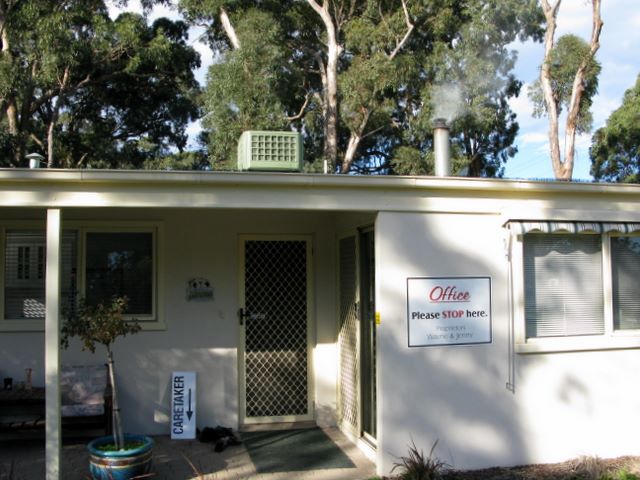 Woodside Central Caravan Park - Woodside: Reception and office - (I don't think that the Caretaker is buried below the office!)