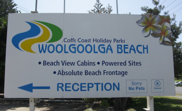 Woolgoolga Beach Caravan Park 2009 - Woolgoolga: Woolgoolga Beach Caravan Park welcome sign