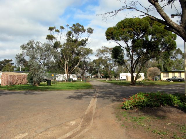 Wycheproof Caravan Park - Wycheproof: Good paved roads throughout the park