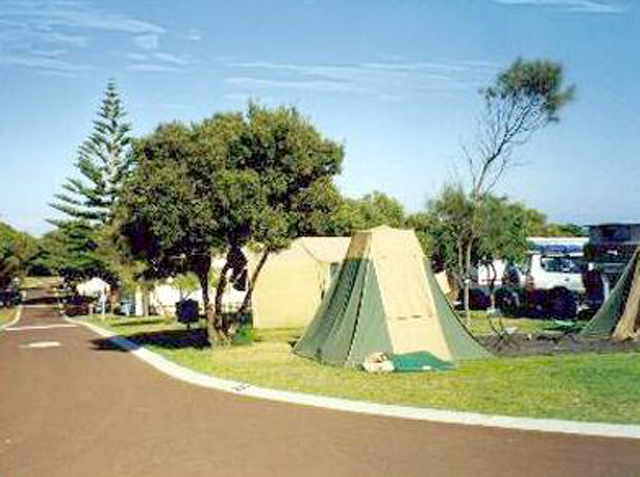 Yallingup Beach Holiday Park - Yallingup: Powered sites for caravans and tents