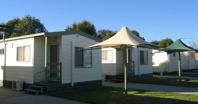 Yarrawonga Holiday Park - Yarrawonga: Cottage accommodation ideal for families, couples and singles