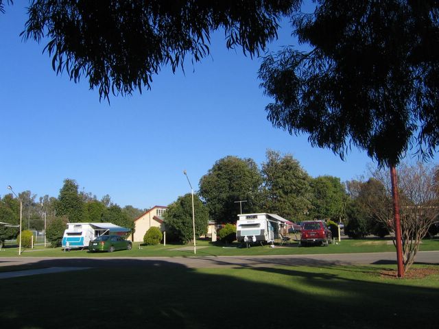 Yarrawonga Holiday Park - Yarrawonga: Powered sites for caravans