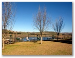 Hume Park Tourist Resort - Yass: Powered sites for caravans with water views.